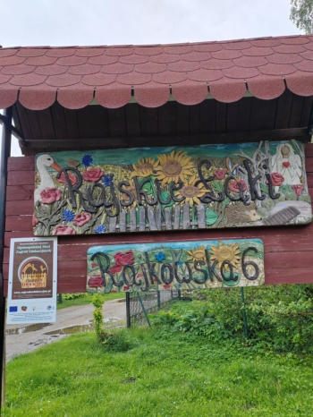 5e2c2504-484c-4b88-8c53-172d45474475