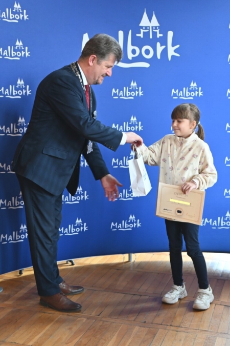 Nagrodzeni w konkursie plastycznym - arcydzieła wielkanocne. Sesja MRM