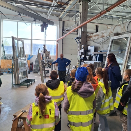 Klasa III a w fabryce okien i drzwi