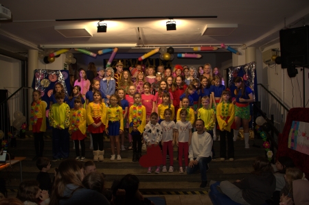 Jubileuszowy spektakl na bis „60 lat bajki, która trwa” na szkolnych ,,deskach’’...